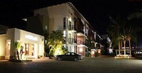 Hotel @